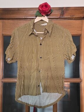 From Babu - Unisex Short-Sleeve Button-Up Shirt Dark Mustard Dot Print Size S/M